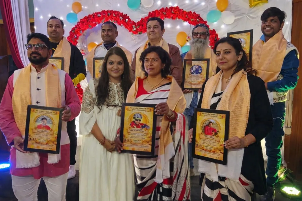 Felicitation of Uttarakhand cyclists at Republic Day ceremony organized by Sukanya Foundation